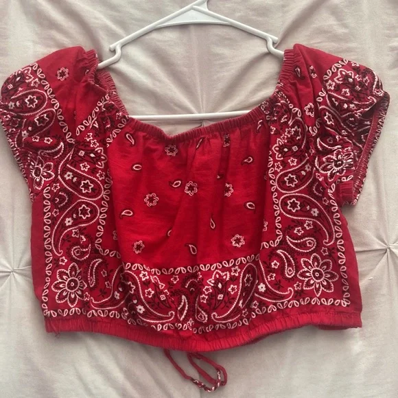 Red Crop top - Picture 2 of 2